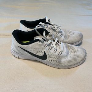 Mike Woman’s Sneakers